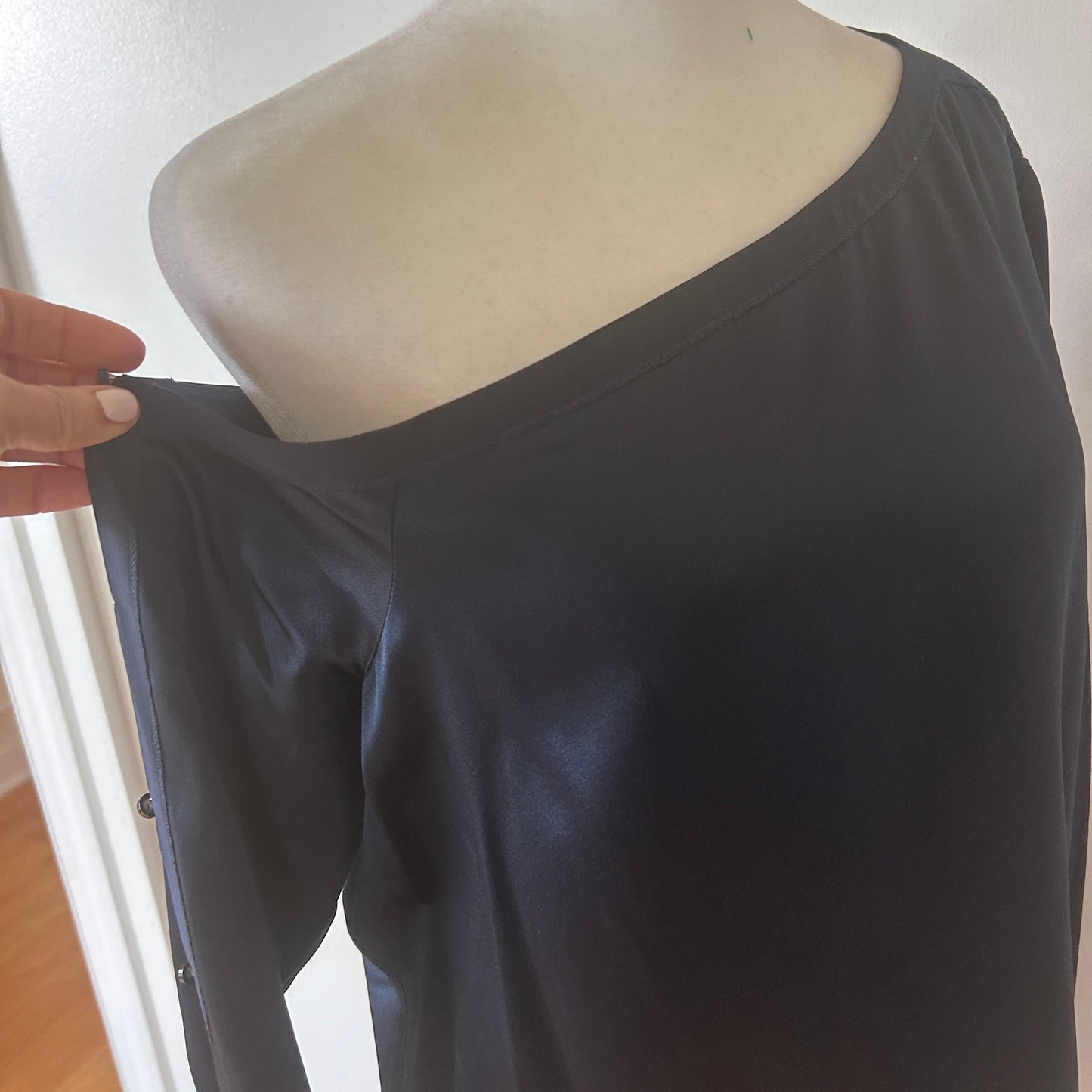 Worth New York Navy Silk One Shoulder Long Sleeve Blouse Top Womens Size 10