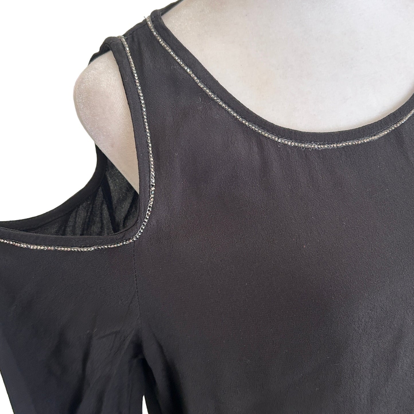 Fifteen Twenty Black Cold Shoulder Tunic Pullover Blouse Top Womens Size Medium