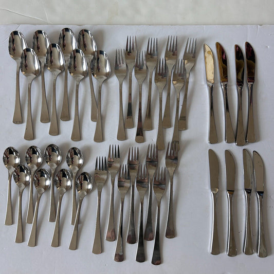 Dalia Spain Royale Royal Pattern 40 Piece 18/10 Stainless Set Serves 8