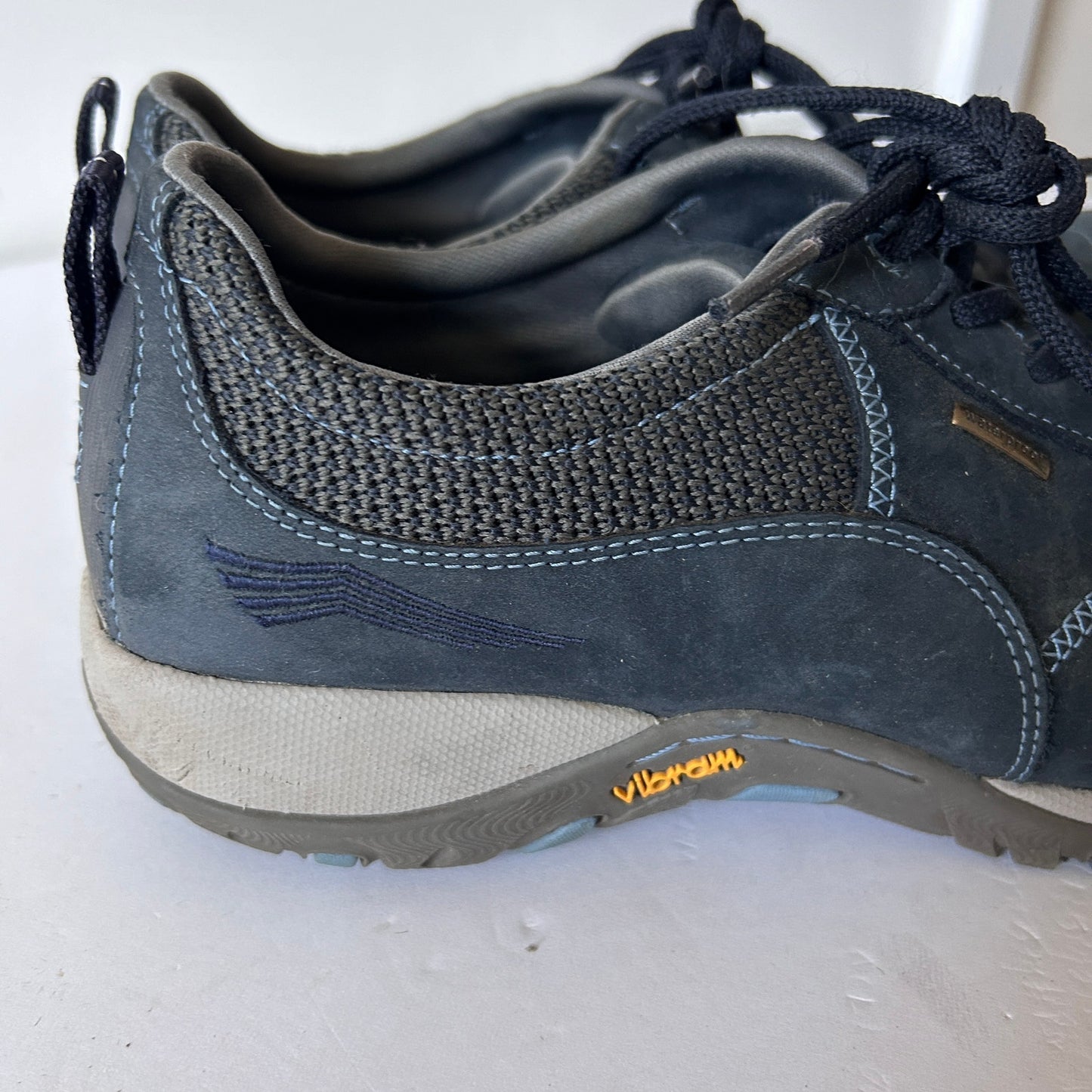 Dansko Womens Paisley Blue Waterproof Vibram Sneaker Size US 10.5 / EU 41