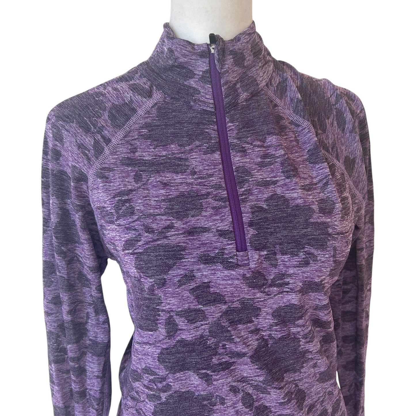 Athleta Momentum Purple Camo 1/4 Zip Long Sleeve Pullover Shirt Size Medium