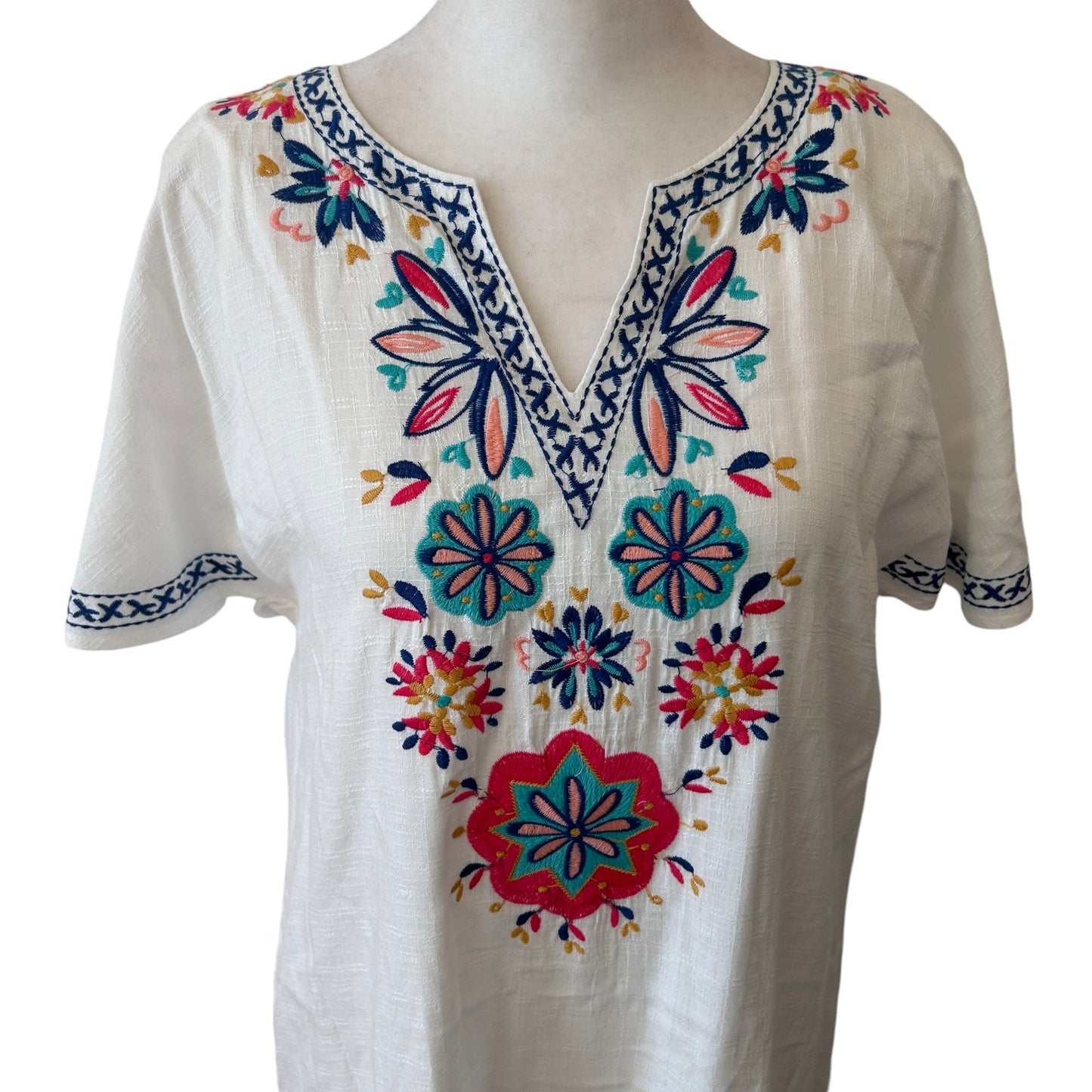 THML White Floral Embroidered V-Neck Boho Mini Shift Dress Womens Size Small NEW