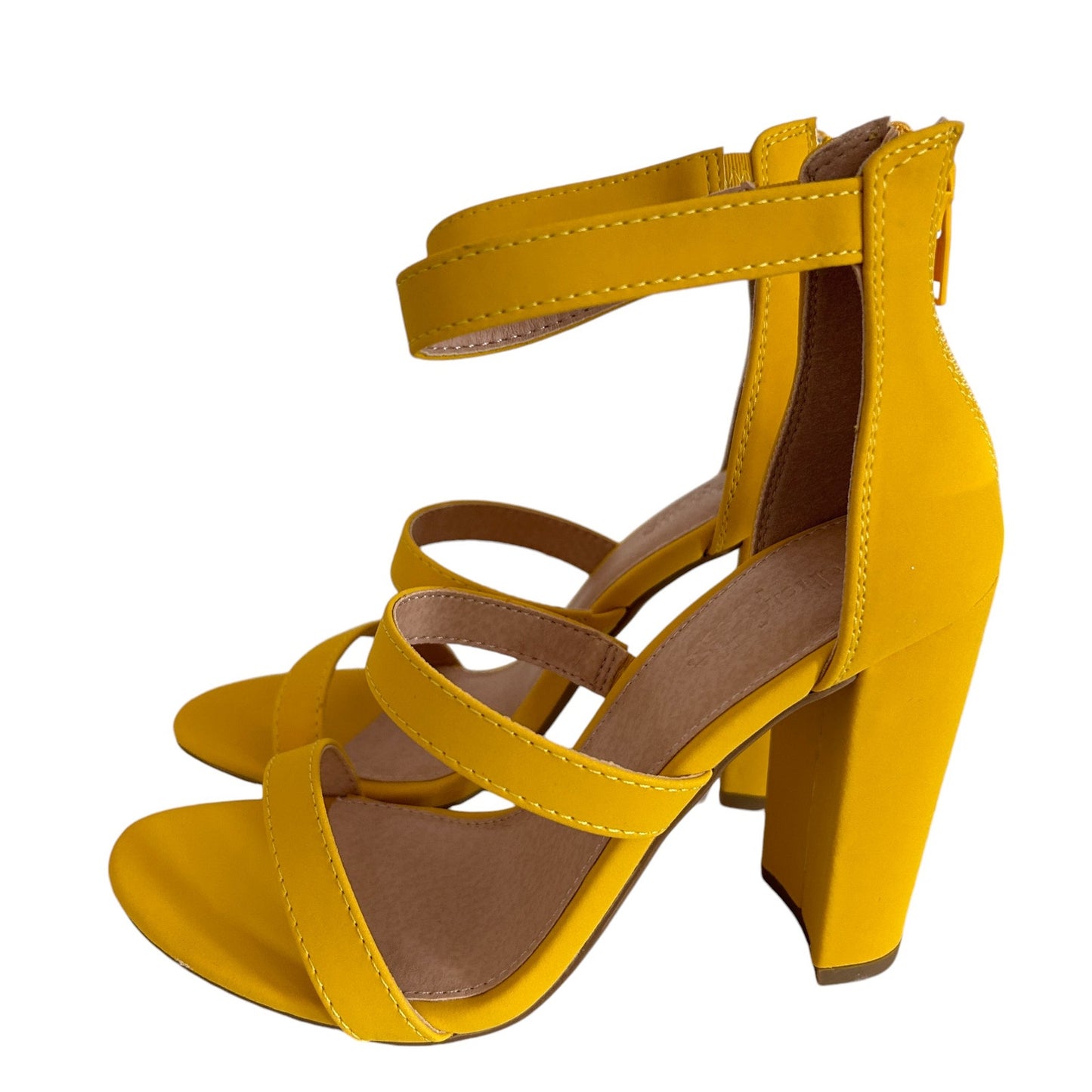 Charlotte Russe NEW Becca-03 Yellow Chunky Heels Back Zipper Womens Size 6