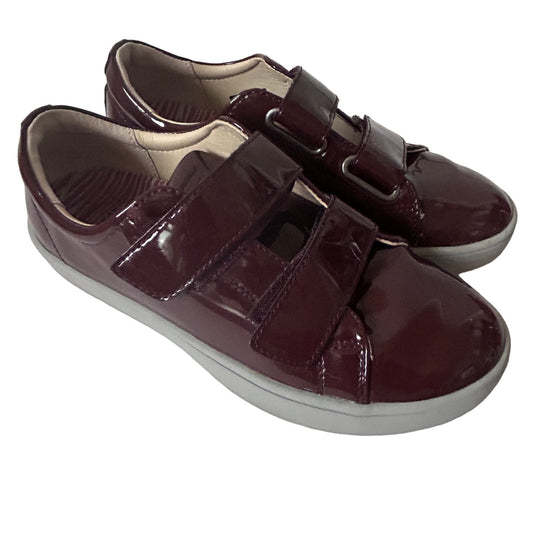 Revitalign Orthopedic Malibu Bella Burgundy Red Patent Sneakers Womens Size 5.5