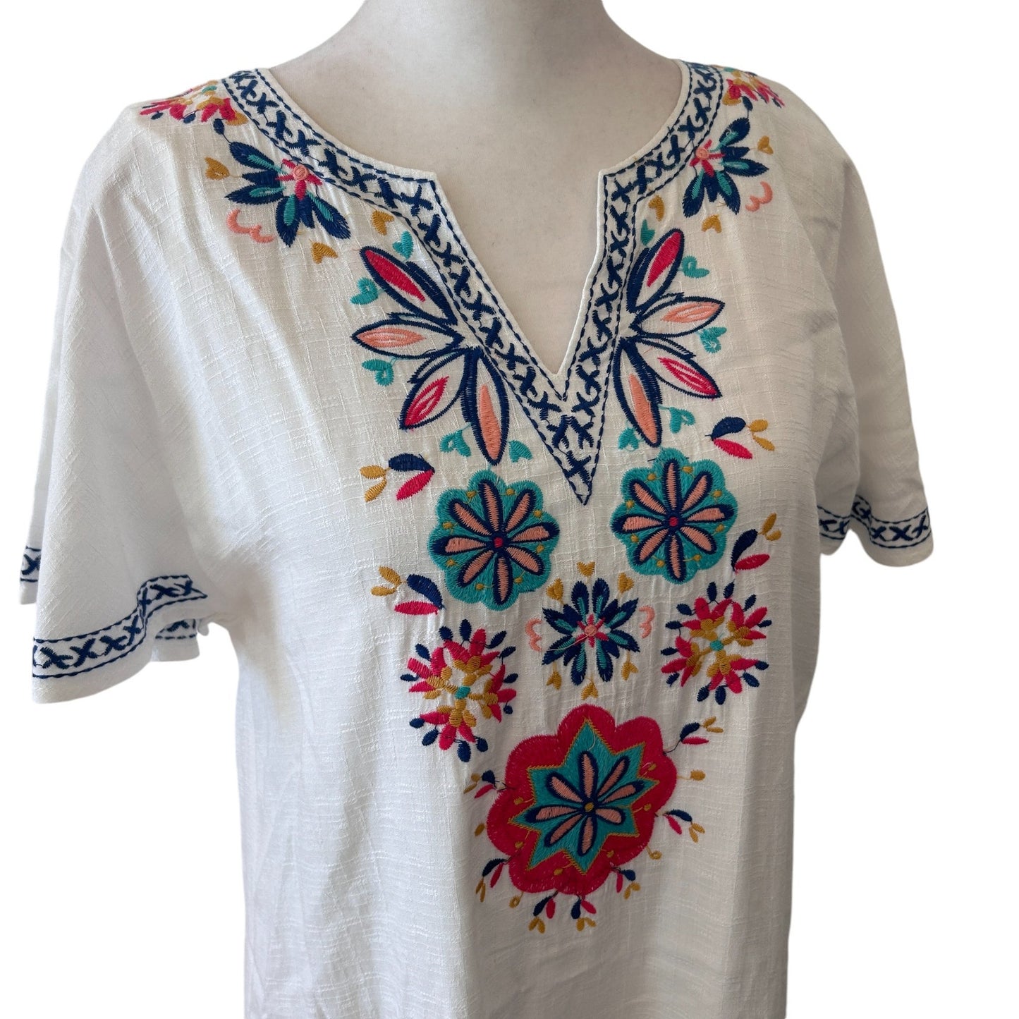 THML White Floral Embroidered V-Neck Boho Mini Shift Dress Womens Size Small NEW